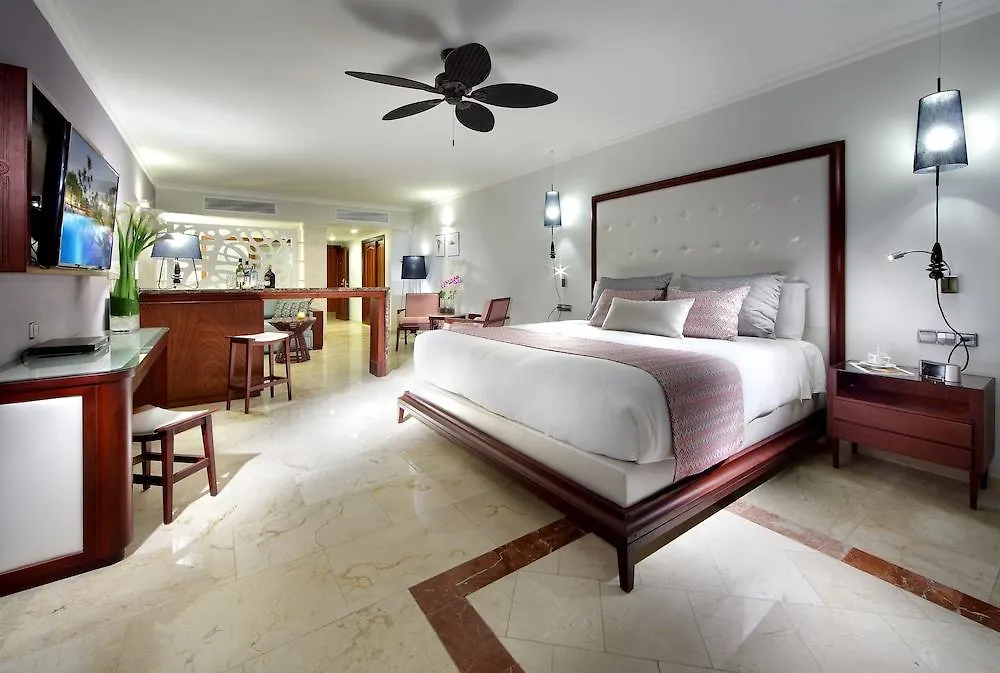 Trs Turquesa Hotel (Adults Only) Баваро